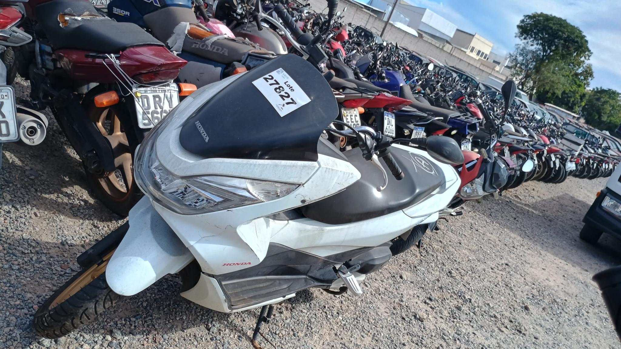PCX 150 DLX
