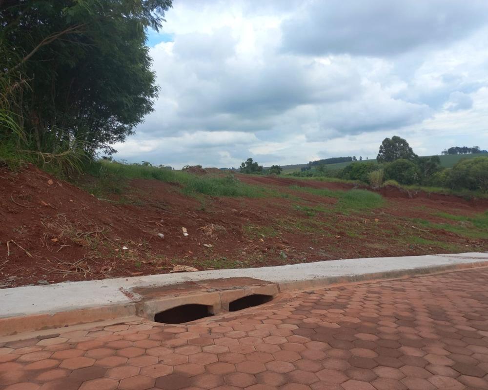 TERRENO EM SARUTAI�/SP