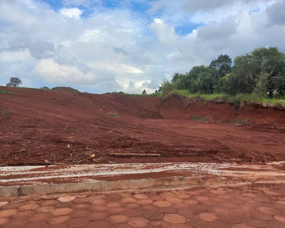 TERRENO EM SARUTAI�/SP